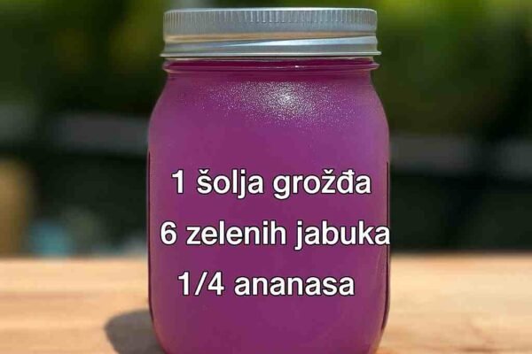 Moćan Sok za Energiju i Imunitet 🍍🍇 Kombinacija svježeg voća i povrća u ovom receptu pruža snažan izvor antioksidanata koji pomažu u smanjenju upala u tijelu, jačanju imunološkog sistema i povećanju nivoa energije tokom cijelog dana. Ovaj sok nije samo ukusan, već i prirodan način da podržite svoje zdravlje iznutra. Dodavanje svježeg đumbira (oko 5 cm korijena) dodatno obogaćuje recept svojim antiupalnim i probavnim svojstvima. Đumbir također pomaže kod mučnine, ubrzava metabolizam i daje soku blagu ljutkastu notu koja ga čini još posebnijim. Osim što djeluje na imunitet, ovaj sok poboljšava probavu i pomaže u regulaciji rada crijeva zahvaljujući vlaknima i enzimima prisutnim u svježim sastojcima. Redovno konzumiranje može doprinijeti boljoj apsorpciji hranjivih tvari, čišćenju organizma i općem osjećaju vitalnosti. Za najbolje rezultate, preporučuje se piti čašu ovog soka ujutro na prazan stomak. Time ćete probuditi organizam i osigurati mu potrebne vitamine i minerale za snažan početak dana. Sok se može čuvati do 72 sata u frižideru ili zamrznut do 30 dana bez gubitka nutritivne vrijednosti. 🥤 Sastojci: 1 ananas 🍍 2 crvene jabuke 🍎 1 šolja crnog grožđa 🍇 2 naranče 🍊 5 cm svježeg đumbira (opcionalno) 🌱 ✨ Isprobajte ovaj prirodni eliksir i osjetite razliku već nakon nekoliko dana! Vaše tijelo će vam biti zahvalno.