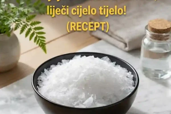 Ovo su neke od funkcija magnezija u tijelu: Popravlja zdravlje kostiju Regulira nivo energije Pospješuje apsorpciju vitamina D iz sunca Ubrzava zacjeljivanje rana Ublažava upale Stimulira cirkulaciju Snižava rizik od dijabetesa Ipak, iako je vrlo važan, zbog nepravilne prehrane mnogi ljudi ne unose dovoljno magnezija. Vi počnite što prije, jer njegov nedostatak ima ozbiljne posljedice. Osim prehrane, postoji još jedan način unosa magnezija u tijelo – i to prečicom – kroz kožu. Ovim metodom sigurno ćete zadovoljiti preporučeni dnevni unos (za žene 280-300 mg, za muškarce 270-400 mg), a za to vam je potrebna samo destilirana voda i magnezijev klorid. Doktor Norman Shelley, američki specijalist za holističku medicinu, proveo je istraživanje, prilikom kojeg su sudionici svakog dana na kožu nanosili domaći losion od magnezij klorida. Nakon samo četiri tjedna, 75 posto sudionika imalo je veći nivo magnezija u tijelu! Direktno uzimanje rastvora magnezij klorida u vodi predstavlja najbolji oblik unosa magnezija. Magnezij klorid možemo koristiti na dva načina, oralno ili putem kože. Drugi način je efikasniji i ima nekoliko prednosti. Napitak magnezijeva klorida, kao i ulje možete napraviti i sami u svojoj kuhinji. Magnezijev klorid je mineralni spoj koji se dobiva isparavanjem morske vode (heksaklorid). Dostupan je u granulama ili listićima od kojih se može praviti pripravak za oralno uzimanje, a od njega se radi magnezijevo ulje (za sprejanje i utrljavanje u kožu) i može se koristiti za kupke. Dobrobiti magnezijeva klorida: snažno djeluje protiv infekcija ublažava kronične i akutne bolove pomaže kod bolesti dišnih organa smanjuje kronični umor poboljšava izgled noktiju, tena i kose djeluje antikancerogeno Kada se nanosi direktno na kožu, magnezijev klorid se trenutno apsorbira u tkiva i značajno povećava nivo magnezija u organizmu. Budući da magnezij pritom ne prolazi kroz probavni trakt, nema rizika od neugodnog laksativnog učinka. Nanošenje ulja magnezijeva klorida na kožu pokazalo se i kao izvrstan način nadopune „zaliha“ magnezija kod sportaša koji su izloženi velikim fizičkim naporima. Poslije tuširanja: ulje magnezija najbolje i nanositi na čistu kožu nakon tuširanja (poprskajte torzo te noge i ruke). Nježno utrljajte i ostavite da se ulje apsorbira oko pola sata. Za sportske napore: u ulje magnezija dodajte nekoliko kapi eteričnog ulja zimzelena te utrljavajte kožu stopala i nogu ako ste izloženi većim sportskim naporima. Masaža: ulje magnezija možete koristiti i za masažu tijela. Osim što ćete tako povećati nivo magnezija, sama masaža će vas izvrsno opustiti. Izrada ulja magnezija kod kuće Sastojci: 1 šalica pročišćenog magnezijeva klorida 2 šalice destilirane vode staklena zdjela + staklena bočica s raspršivačem priprema: Zakuhajte vodu. U staklenu zdjelu stavite magnezijev klorid pa prelijte kipućom vodom. Dobro se miješa tako da se potpuno otopi. Ostavite da se ohladi pa prelijte u staklenu bočicu s raspršivačem. Ovo ulje magnezija možete čuvati na sobnoj temperaturi do 6 meseci. Iako zapravo i nije riječ o pravom ulju, nego o mineralnoj otopini, naziva se uljem zbog donekle masnog osjećaja na koži poslije nanošenja. Korištenje Napomena: ako tek počinjete koristiti ovo ulje, možete na koži osjetiti trnce i lagano peckanje, no neka vas to ne brine. Nakon nekoliko primjena koža će se naviknuti i moći ćete nesmetano koristiti ulje magnezija. Koristiti svakodnevno, može i više puta dnevno, najbolje je mazati na bolna mjesta, trbuh, pazuhe, stopala. Dobro utrljati da se upije (klizav osjećaj, poslije se mogu na koži pojaviti sitni kristalići koje možete obrisati suhim ručnikom). Najčešće se koristi navečer za masažu cijelog tijela i pusti ga na koži do jutarnjeg tuširanja. Ispočetka je na koži prisutan osjećaj peckanja (potiče cirkulaciju, nadopunjuju se zaliha magnezija) i na koži ostane osjećaj kao nakon kupanja u moru. Koža postaje baršunasta, mišići su kompaktniji i povećavaju pokretljivost zglobova. Svaki proizvođač m. ulja preporuča minimalan broj potisaka dnevno (uglavnom od 7-20 potisaka dnevno). Pogodno je za korištenje kod djece. Ne mora se razrjeđivati ​​kada se nanosi na kožu. S vremenom, kada se koža malo privikne, možete povećati dozu. Ako koža pocrveni i to crvenilo traje duže od sat vremena, za slijedeće prskanje se napravi blaža otopina (s manje Magnezij klorida) ili se ranije ispere. Može se prskati po cijelom tijelu, ali posebna preporuka je da se naprska po trbuhu i ispod pazuha jer tu je najbolja apsorpcija. Također je primjenjeno da se bolje spava ako se prije spavanja naprska na ova dva mjesta (odnosno – tri, jer imamo dva pazuha). Za bolna mjesta, preporuka je da se naprave oblozi koji se mogu držati preko noći. Kupka s magnezij kloridom Australski holistički centar Utopia Health Care predlaže da se za optimalnu apsorpciju magnezija izležava u vrućoj kupki u koju ste dodali ¼ – ½ šalice magnezijeva klorida (jeftin, može se kupiti u ljekarnama i trgovinama zdrave hrane), tri puta tjedno po 20 minuta. Opet, nemate li vremena za ležanje u kadi, dobro će doći i kupka za stopala. Pomoću ovog losiona, možete osloboditi bolove u kostima i mišićima – samo utrljajte losion na bolnom mjestu i pričekajte 2-3 minute. Bit ćete oduševljeni rezultatom! Istu smjesu možete koristiti za redovitu njegu kože, umjesto standardnih krema punih kemikalija, samo ovu smjesu dodajte i shea (karite) ili kokos maslac.